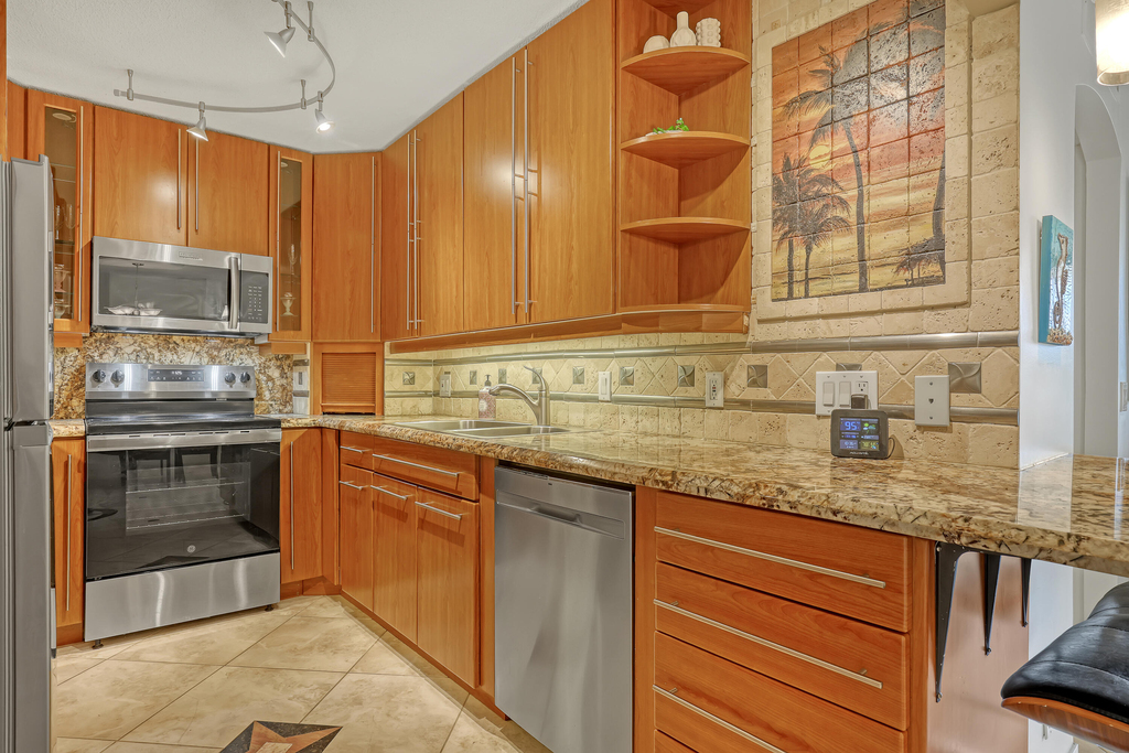 125 S Ocean Avenue - Photo 5