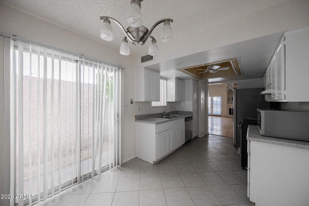 2606 E Windsor Avenue - Photo 10