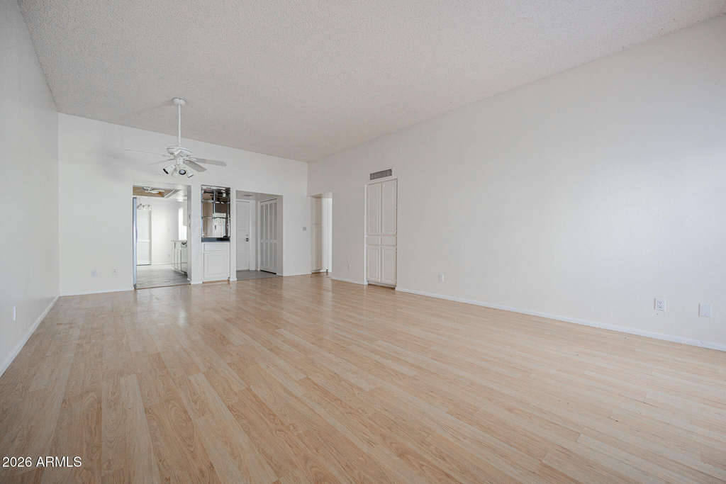 2606 E Windsor Avenue - Photo 5