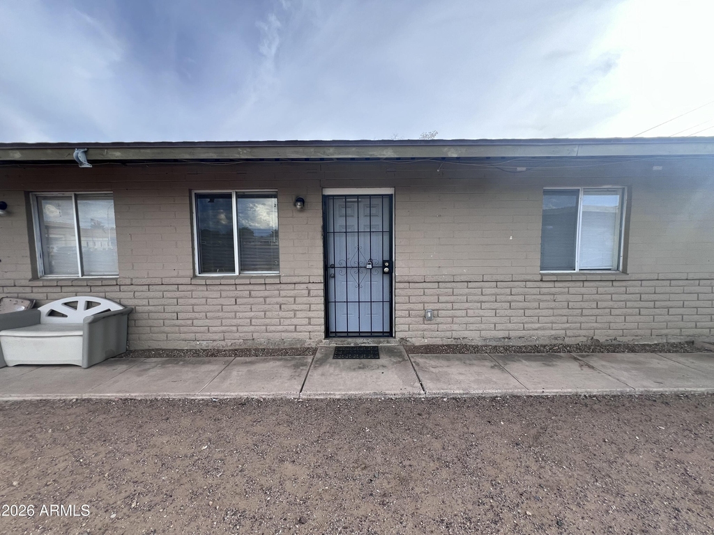 8321 N 61st Avenue - Photo 0
