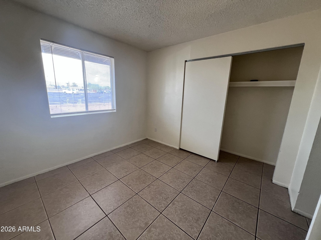 8321 N 61st Avenue - Photo 9