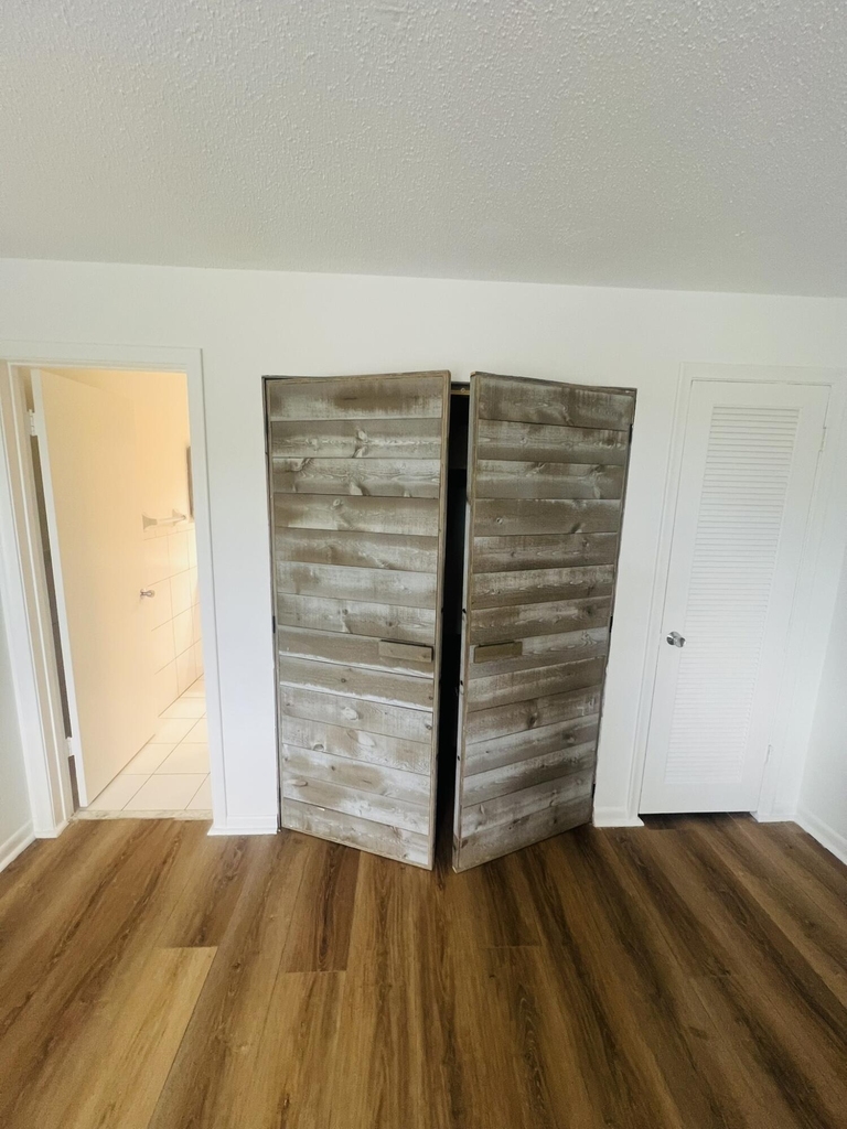 1281 Plaza Circle - Photo 11