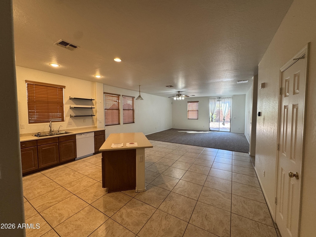 3209 W Saint Catherine Avenue - Photo 5