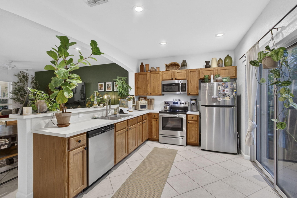 13433 Georgian Court - Photo 7