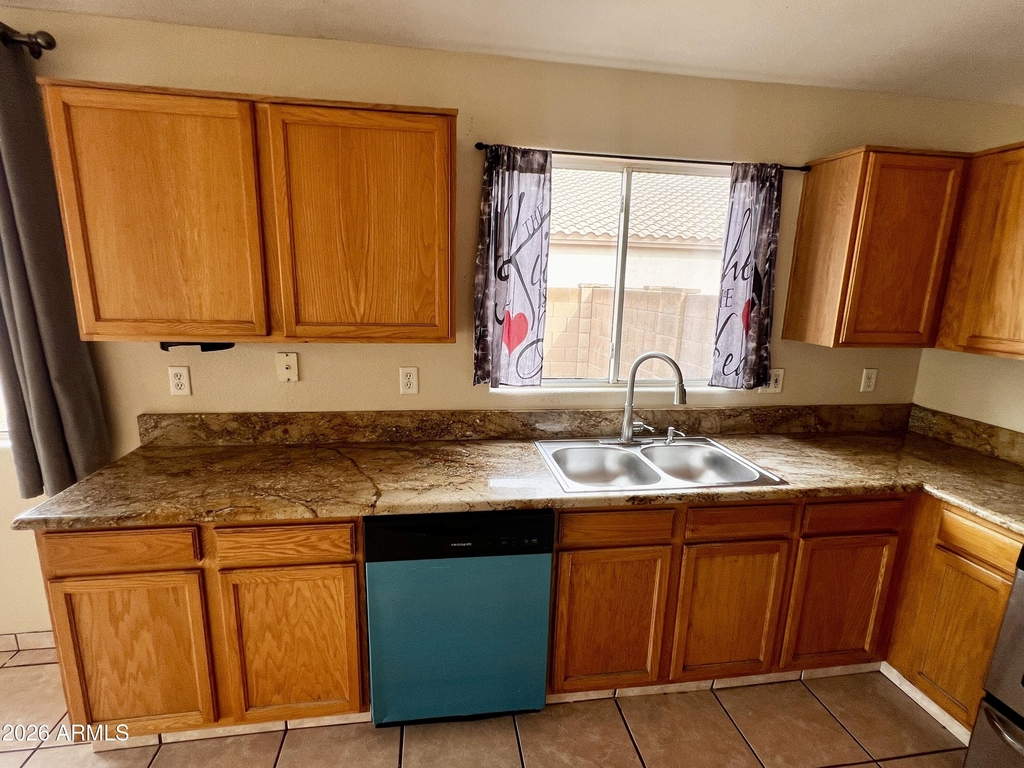 8212 W Apache Street - Photo 5