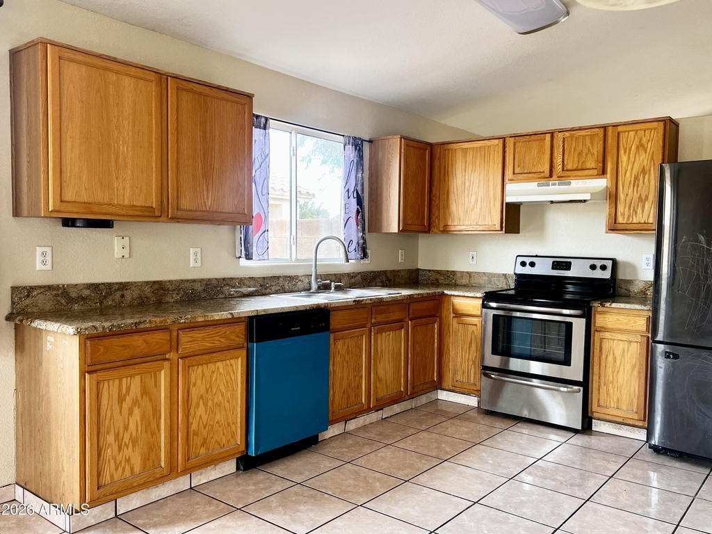 8212 W Apache Street - Photo 6