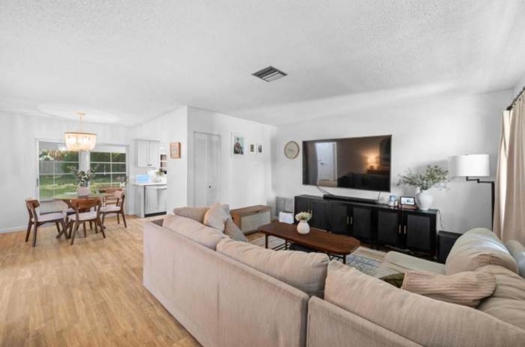 171 Sw Ulman - Photo 1