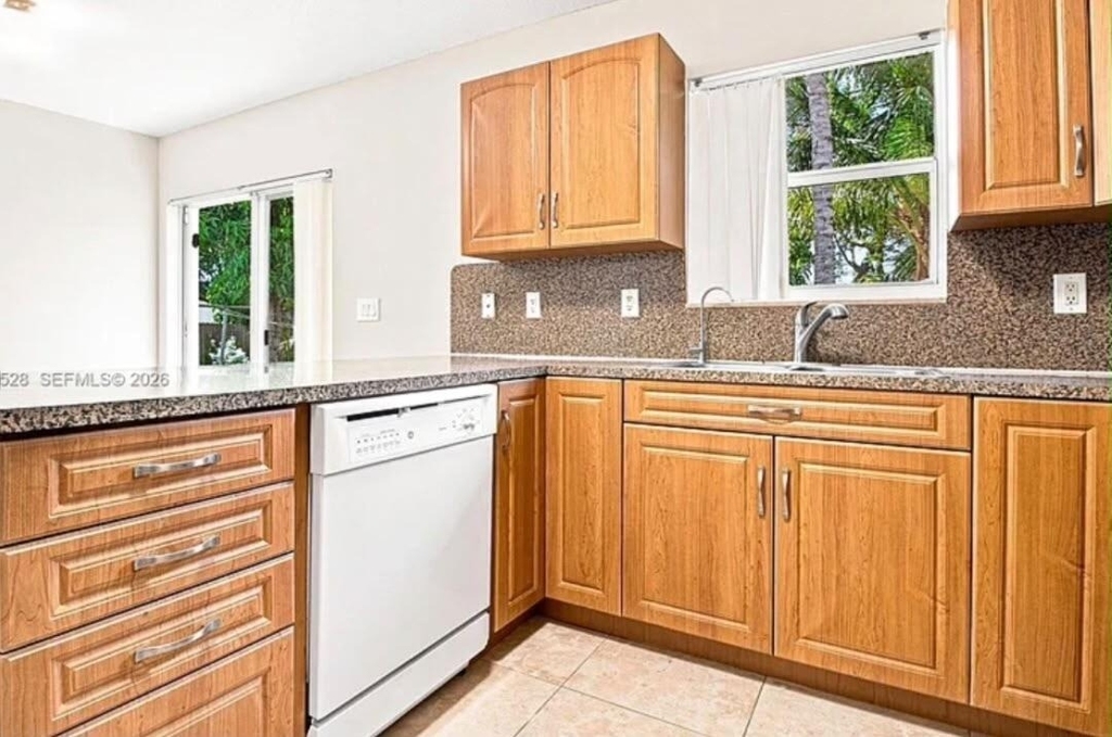 3523 Nw 194th Terrace Nw - Photo 4