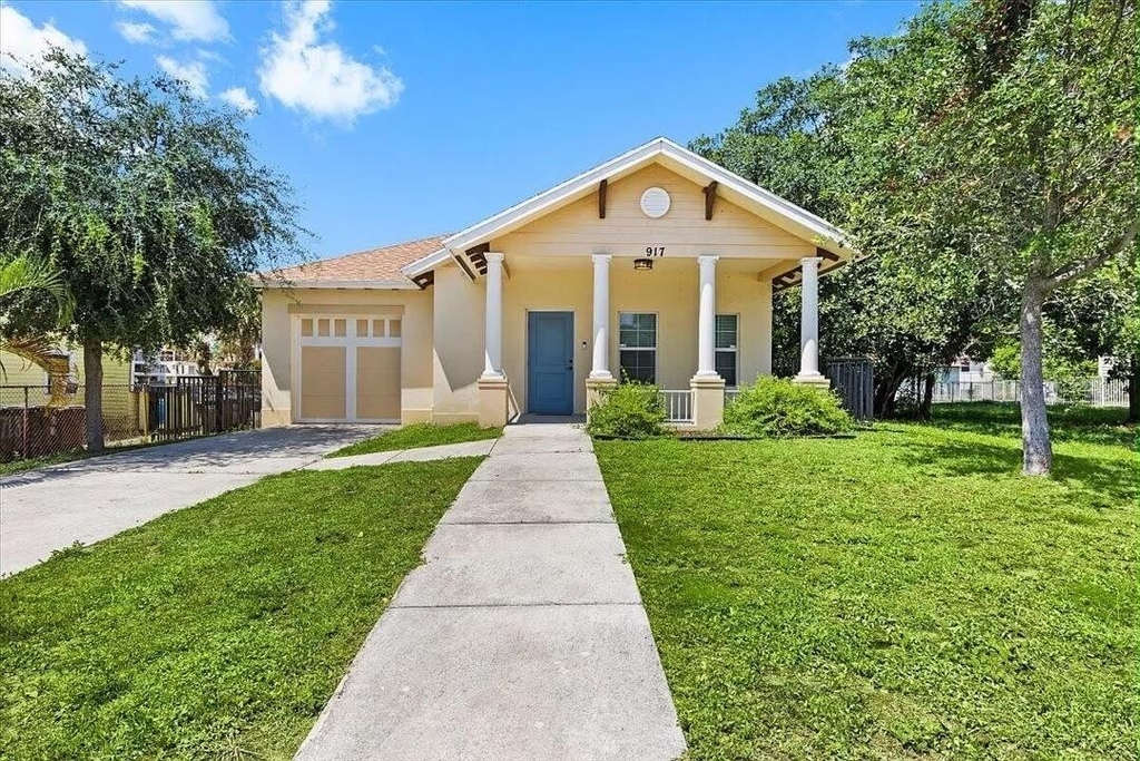 916 4th Street - Photo 0
