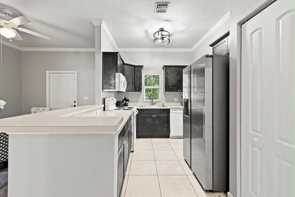 916 4th Street - Photo 3
