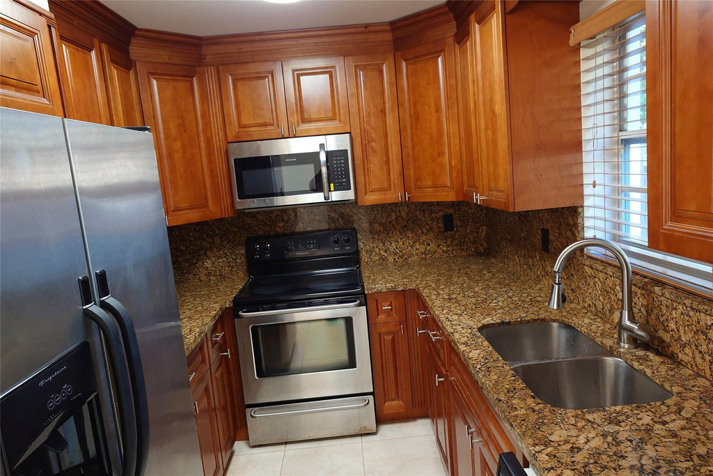 5008 Sw 122nd Terrace - Photo 4