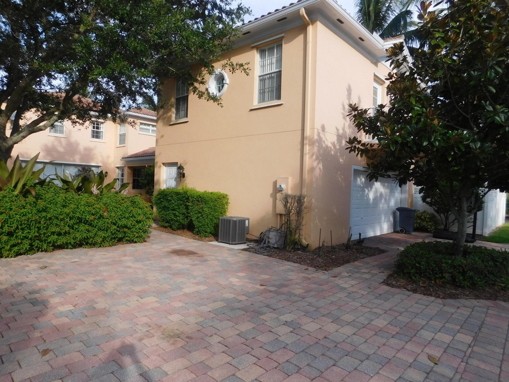 4014 Community Drive - Photo 8