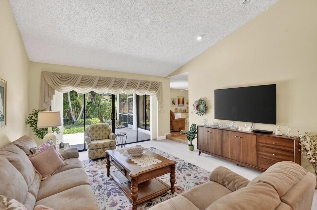 18265 181st S - Photo 2