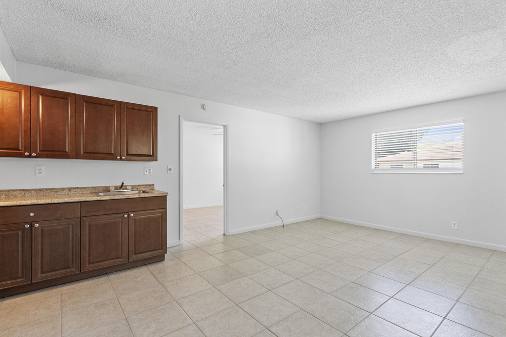 2054 Nw 43rd Terrace - Photo 2