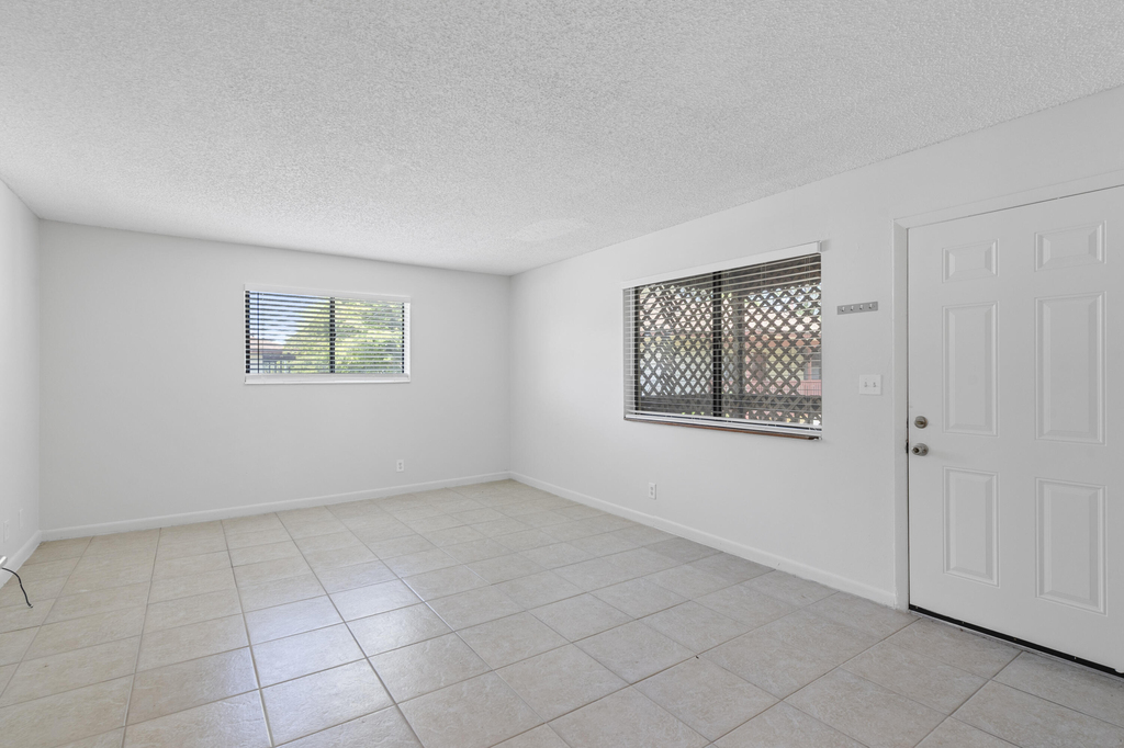 2054 Nw 43rd Terrace - Photo 17