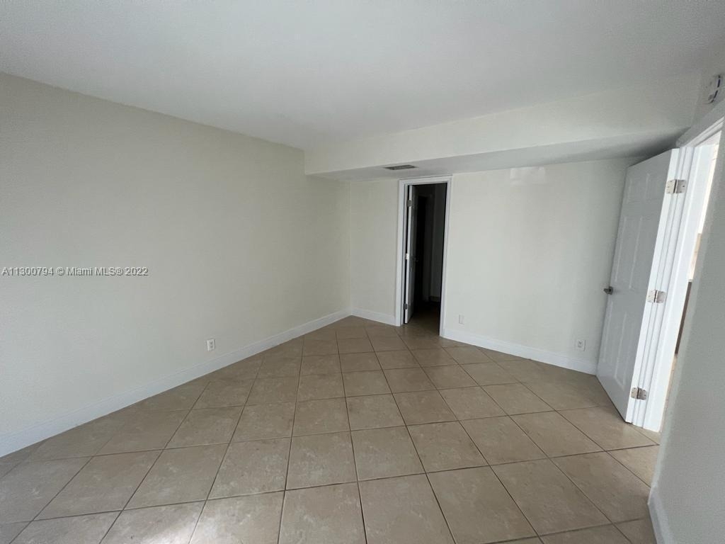 2755 Ne 28th Avenue - Photo 11