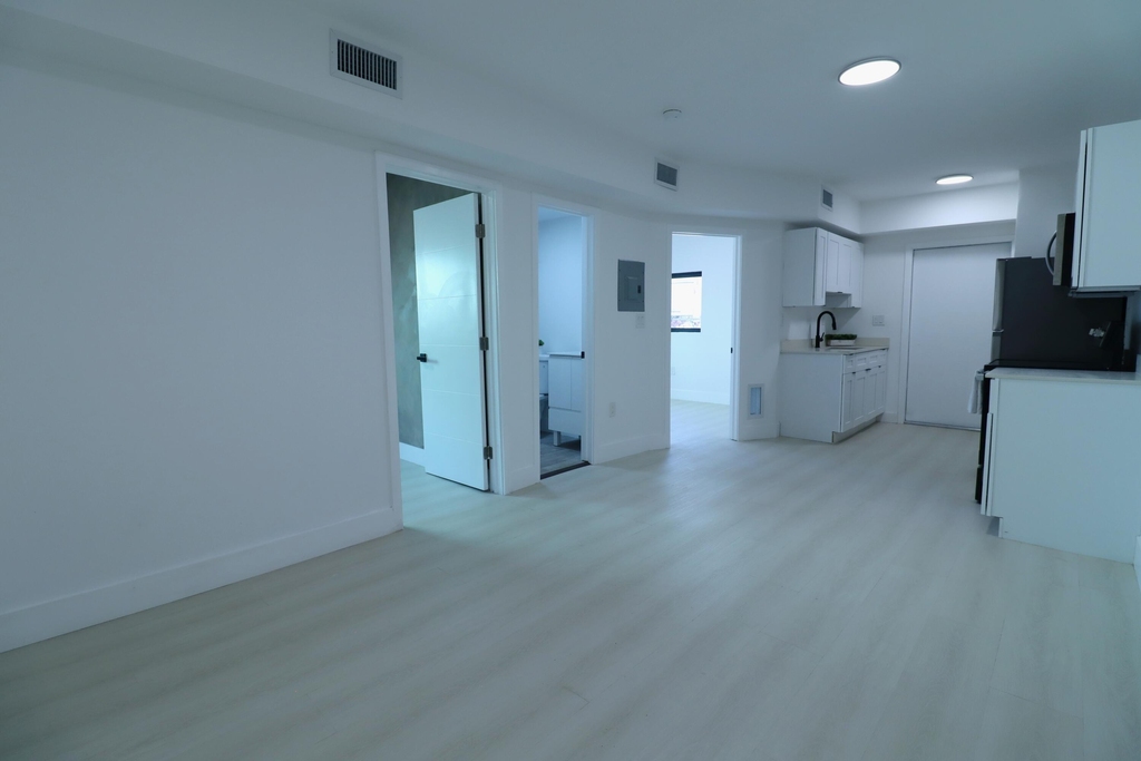1814 Nw 2nd Court - Photo 2