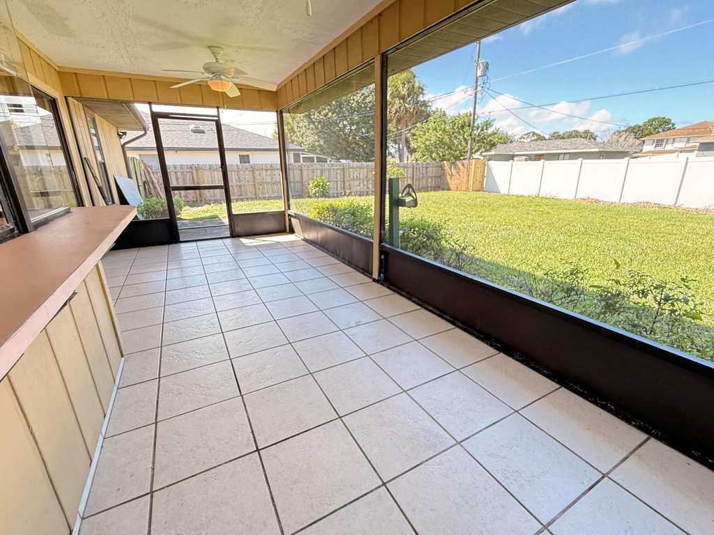 2225 Se Melaleuca Boulevard - Photo 15