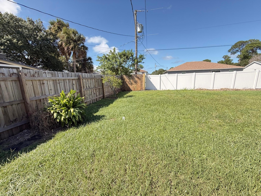 2225 Se Melaleuca Boulevard - Photo 19