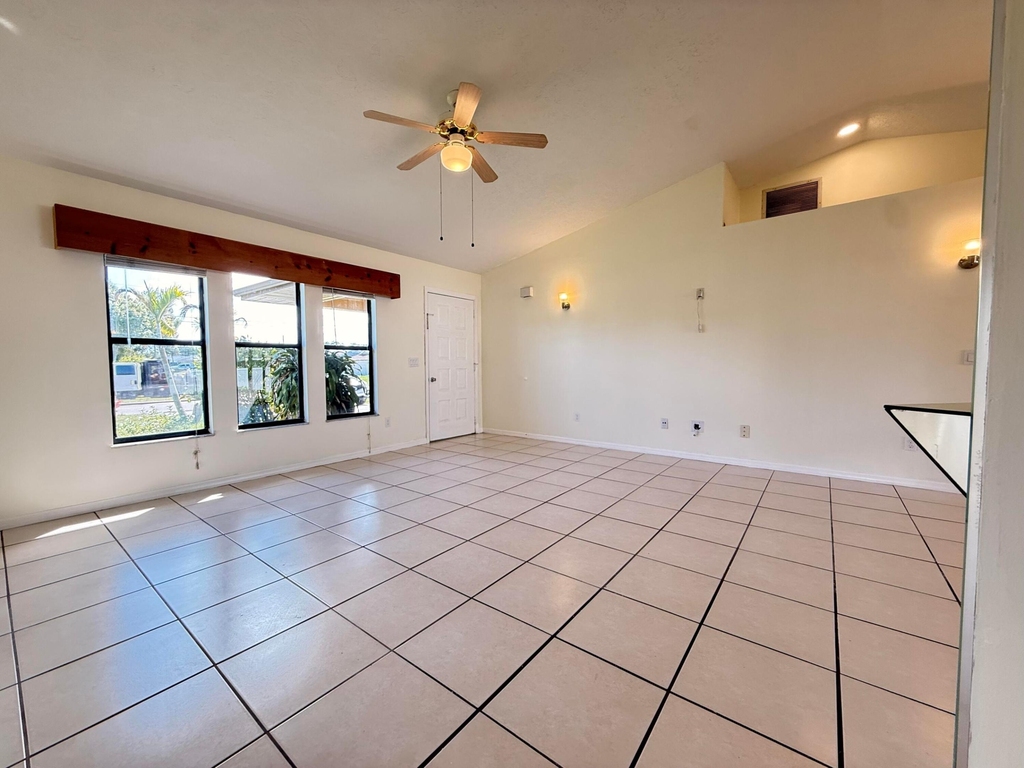 2225 Se Melaleuca Boulevard - Photo 9