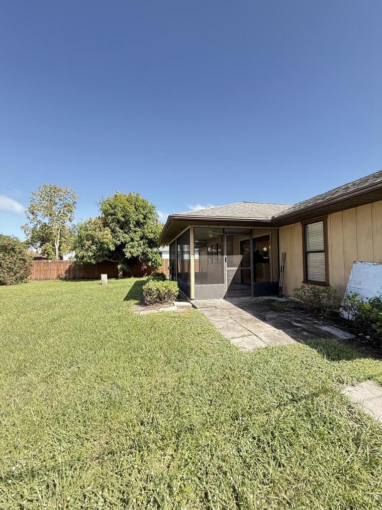 2225 Se Melaleuca Boulevard - Photo 17