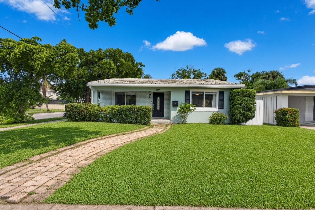 439 45th Street - Photo 1