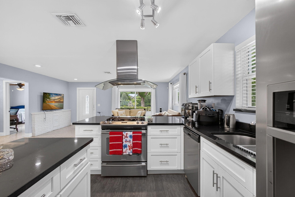 439 45th Street - Photo 3