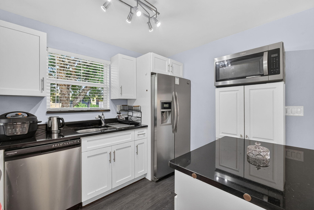 439 45th Street - Photo 5