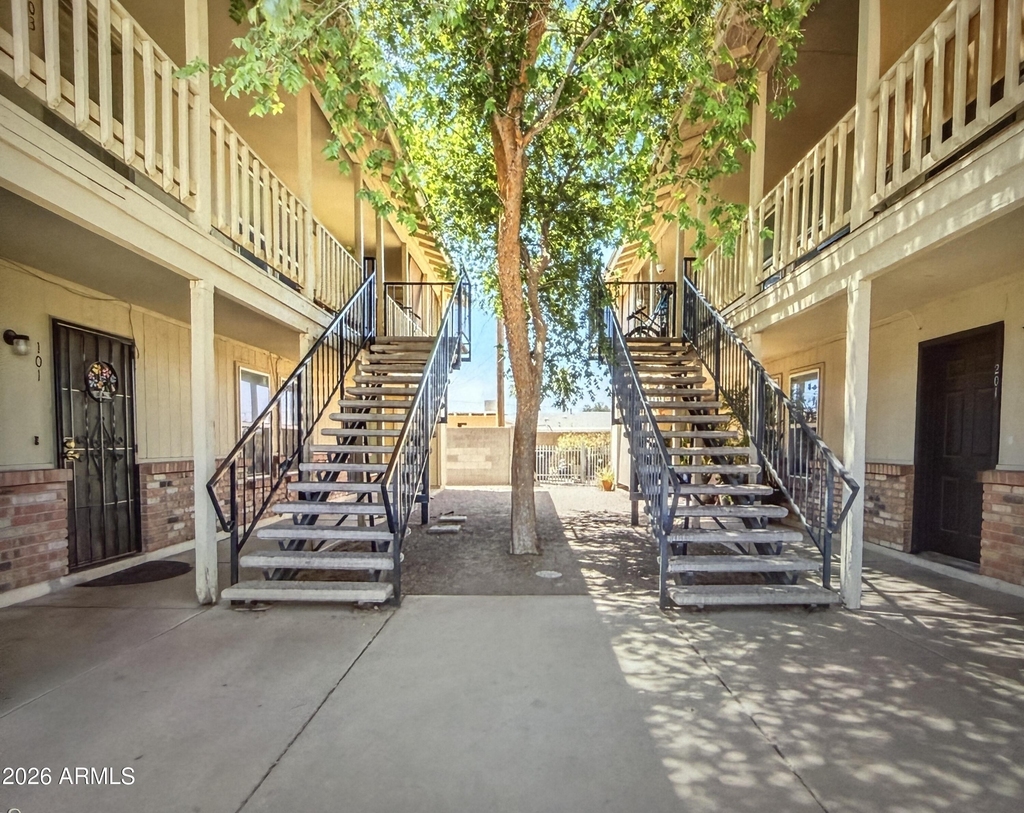 834 N Cherry -- - Photo 0