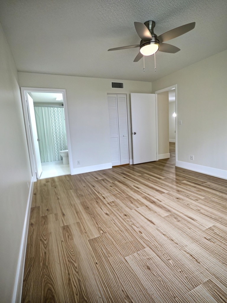 2845 Sw 22nd Avenue - Photo 12