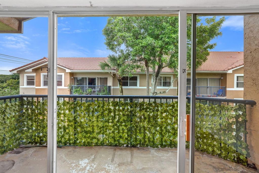 8761 Wiles Road - Photo 15