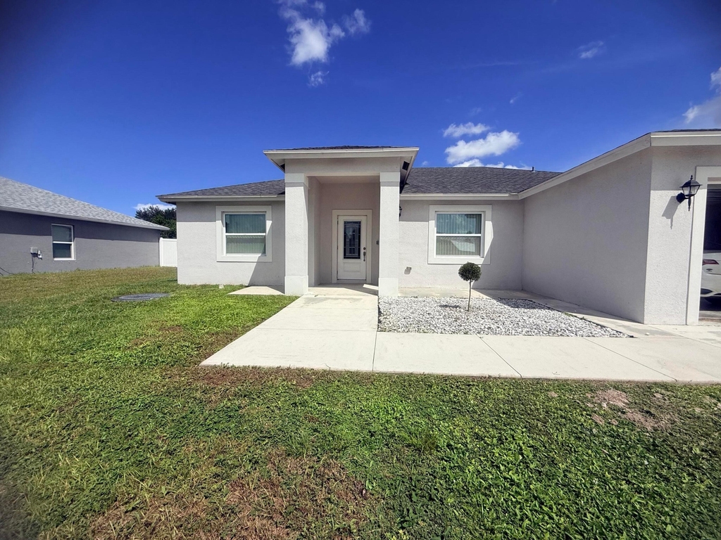 4001 Sw Mccrory Street - Photo 1