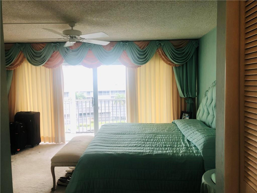 1523 E Hillsboro Boulevard - Photo 57