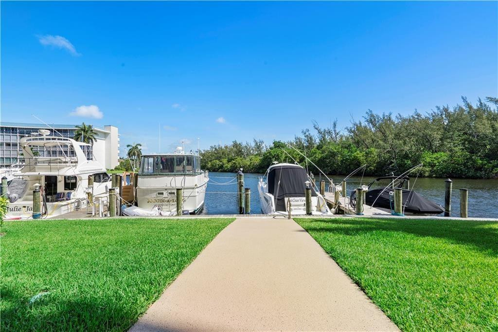 1523 E Hillsboro Boulevard - Photo 13