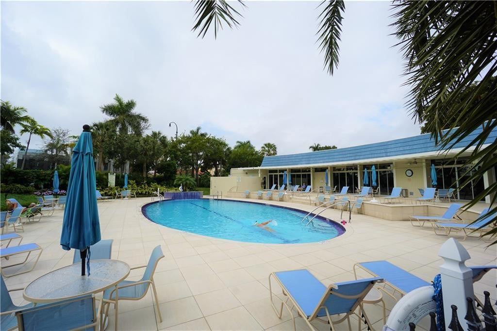 1523 E Hillsboro Boulevard - Photo 23
