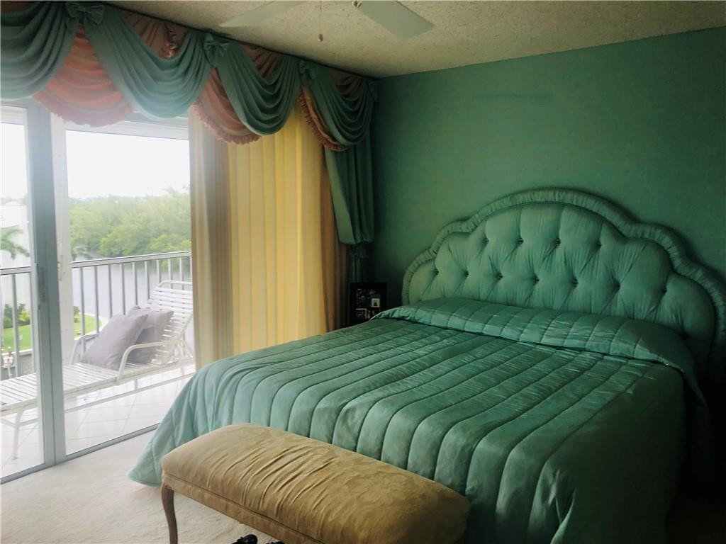 1523 E Hillsboro Boulevard - Photo 60