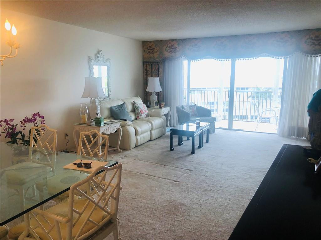 1523 E Hillsboro Boulevard - Photo 53