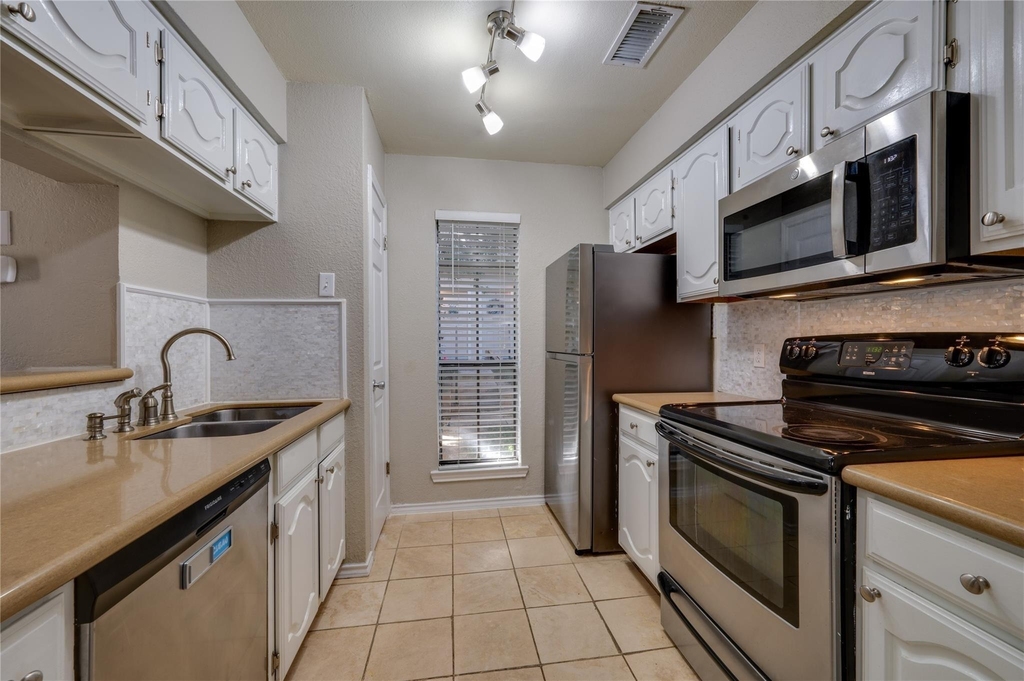 14333 Preston Road - Photo 10