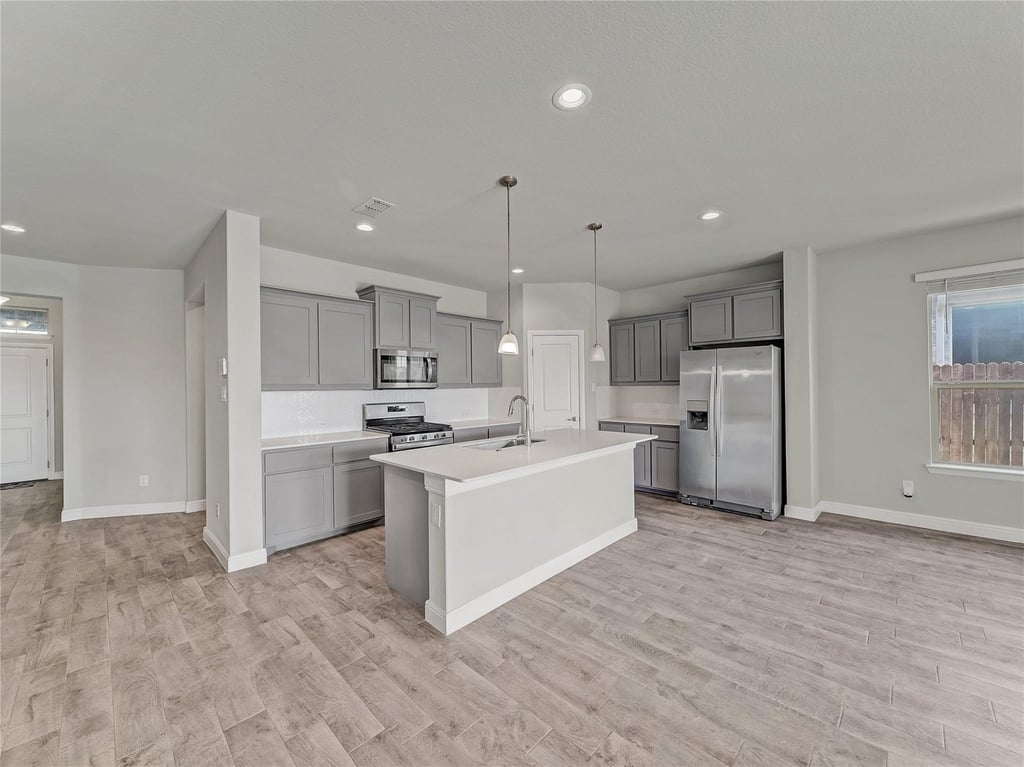 15816 Farringdon Street - Photo 4