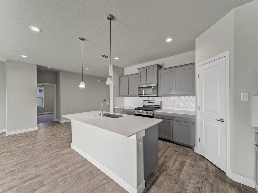 15816 Farringdon Street - Photo 9