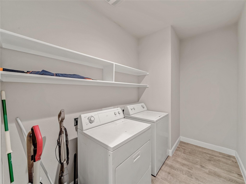 15816 Farringdon Street - Photo 29