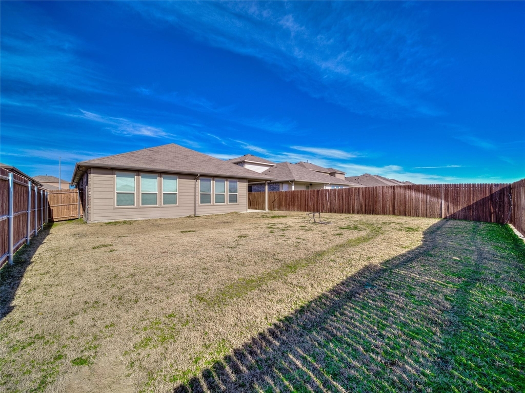15816 Farringdon Street - Photo 34