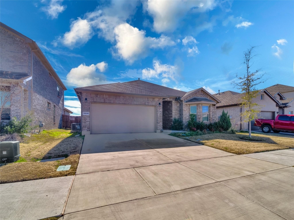 15816 Farringdon Street - Photo 1