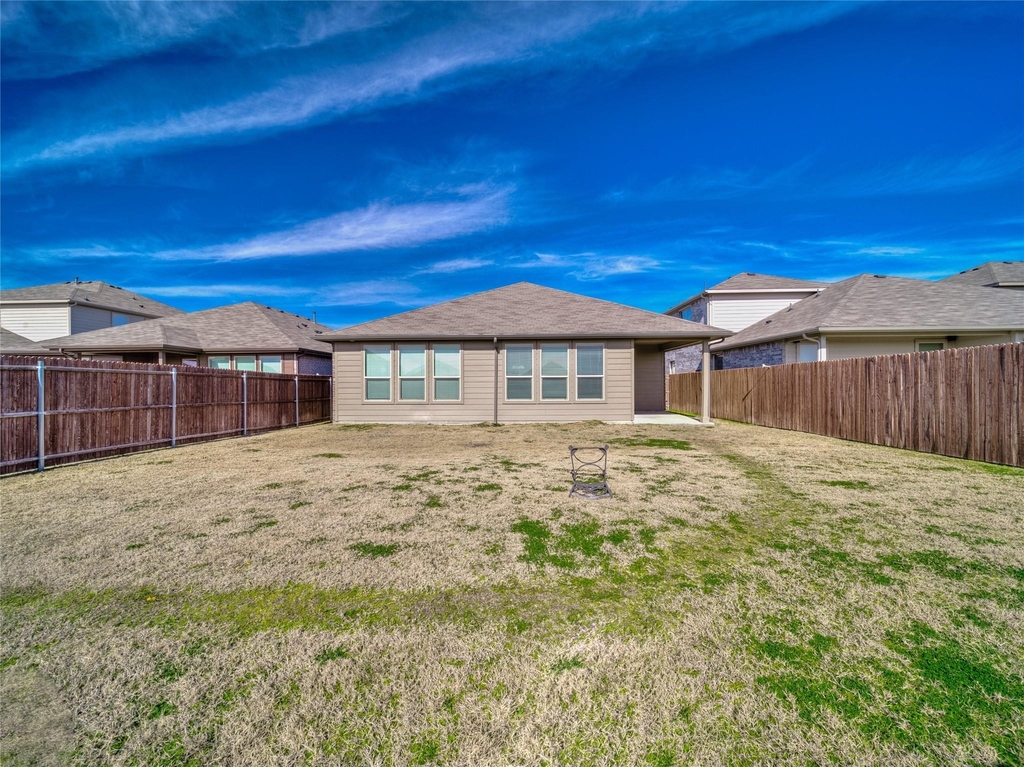 15816 Farringdon Street - Photo 33