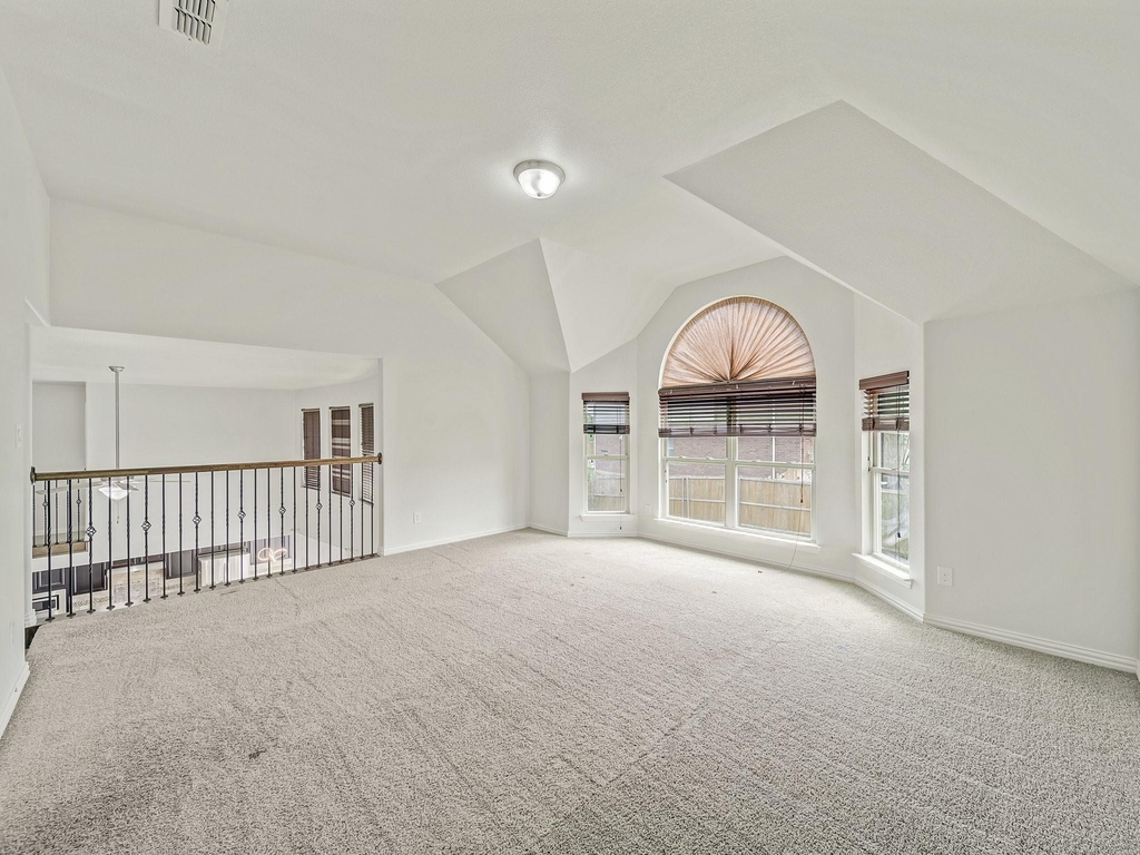 419 Aylesbury Drive - Photo 18