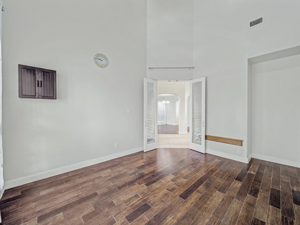 419 Aylesbury Drive - Photo 10
