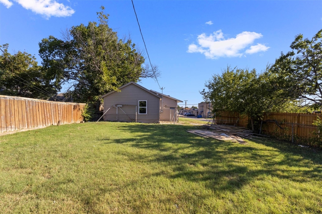 838 Dalworth Street - Photo 14
