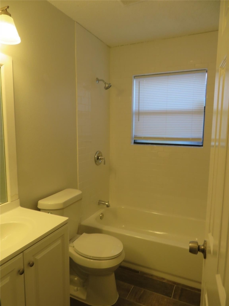 1031 Cresthaven Drive - Photo 9