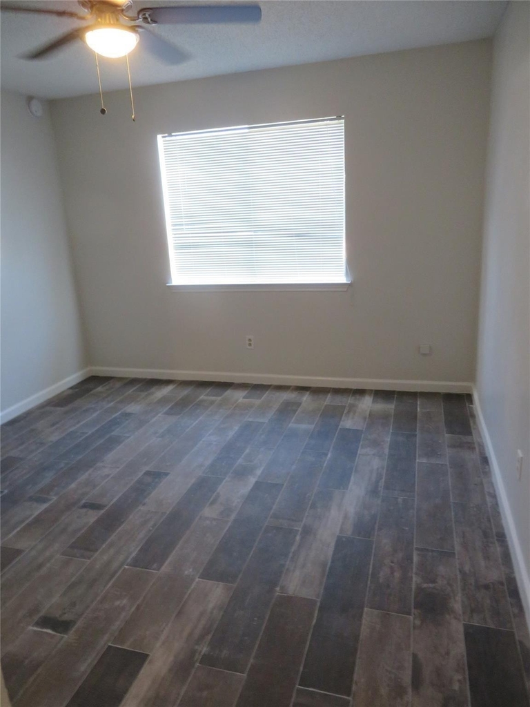 1031 Cresthaven Drive - Photo 10