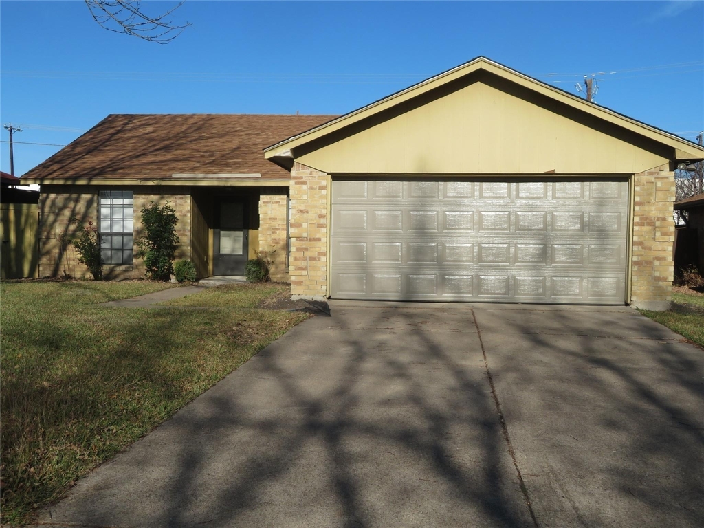 1031 Cresthaven Drive - Photo 0